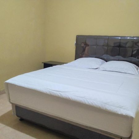 Hotel Pekalongan Syariah Mitra Reddoorz Exterior photo