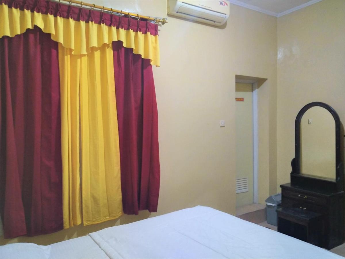 Hotel Pekalongan Syariah Mitra Reddoorz Exterior photo