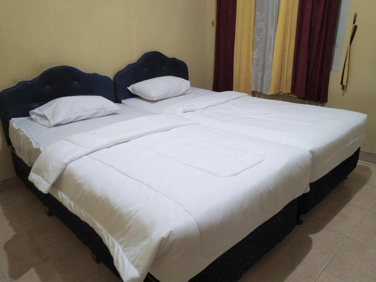 Hotel Pekalongan Syariah Mitra Reddoorz Exterior photo